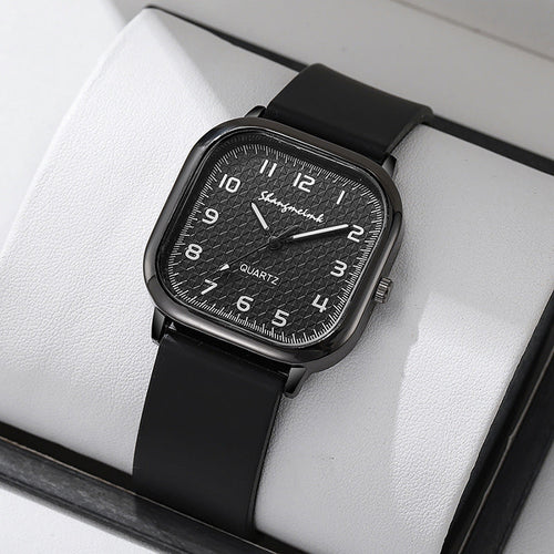 Vintage-style women's quartz watch