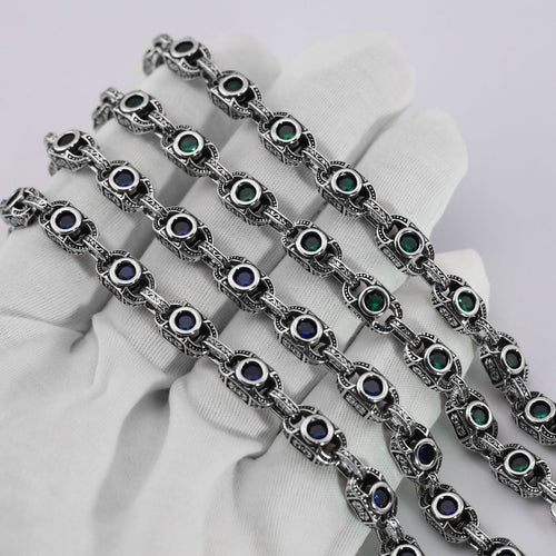 Aragogaceous pattern sapphire necklace for couples